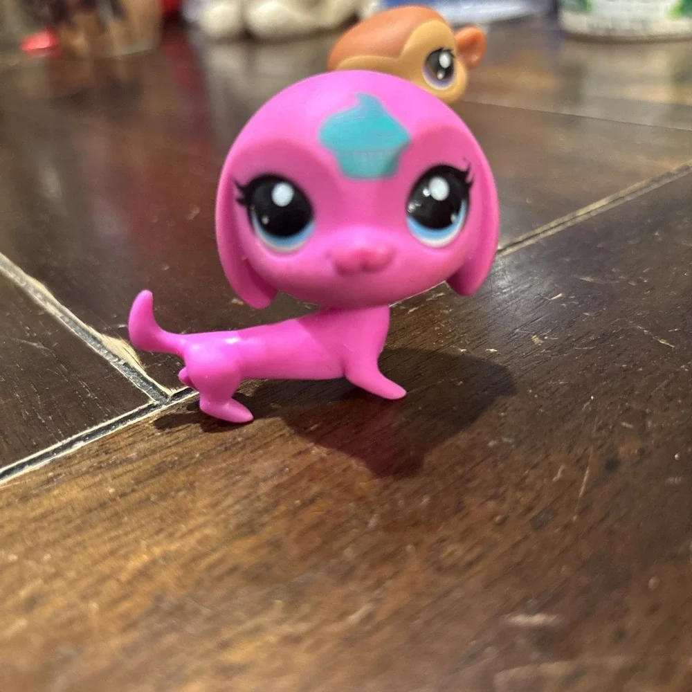LITTLEST‎ PET SHOP #3539 RARE HTF HOT PINK CUPCAKE DACHSHUND DOG MONKEY LOT 2